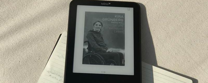 Buchcover von Kira Grünberg auf einem eReader