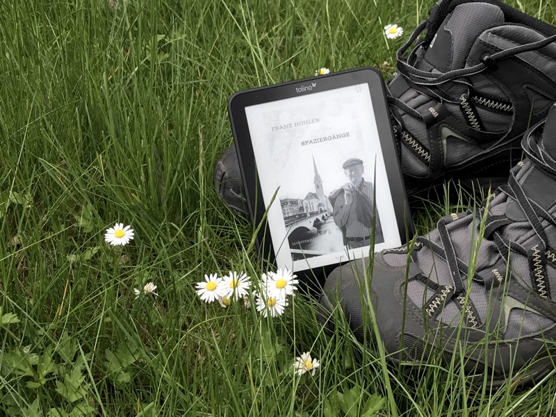 Tolino mit Coverbild von Franz Hohler "Spaziergänge"